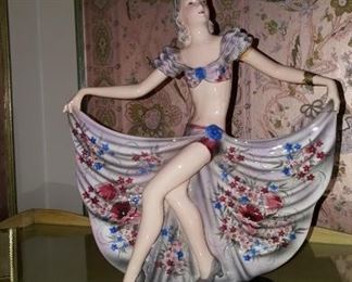 Figurine