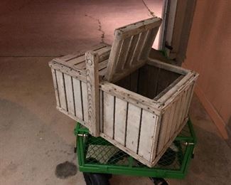 Small vintage rabbit or chicken coop, very unusual