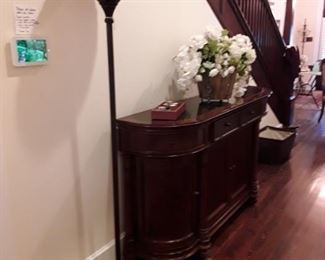 Tiffany style uplamp and hall table, with decorations