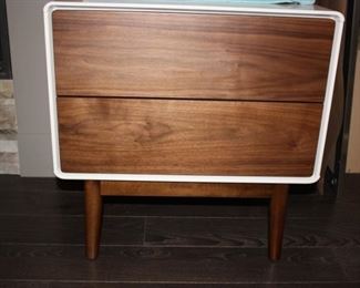 Contemporary night stand