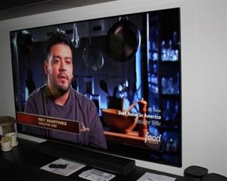 75" TV (Samsung) (Smart TV, GREAT  Picture!)