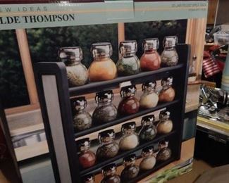 Spice containers set