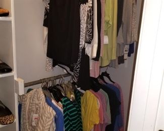 Plus size women's clothing. Some still have tags. More clothes than pictures here. Have a few XL pants, mostly Simply Vera by Vera Wang