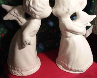 Kissing ceramic angels