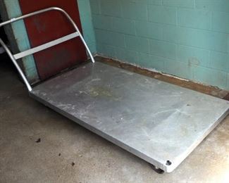 Metal Rolling Cart 6' x 3'
