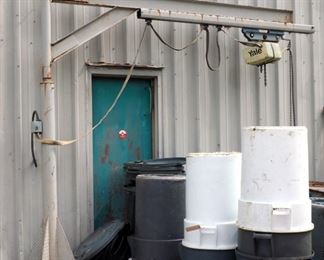 10 Foot High Steel Hoist with 11 Foot Boom, With Electric Yale 2-Ton Hoist, Model KEL2-10TH15S2