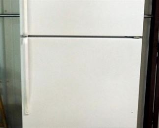 Roper Upright Refrigerator/Freezer Model RT18DKXKQ04, 66"H x 30"W x 31"D, Powers On