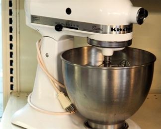 Electric Classic Kitchenaid Mixer Includes Whisk, Dough and Egg Beaters