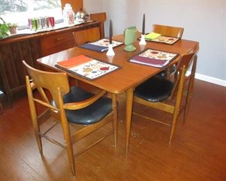 Stunning Mid-Century Modern Furnishing 
Mid-Century Modern Dining Room Suite Complete with Mid Century Modern 1960's Kent Coffey Perspecta Walnut Credenza Sideboard Buffet