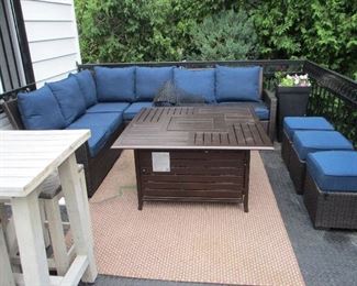 Beautiful Outdoor Patio Suite with Fire-pit Table

