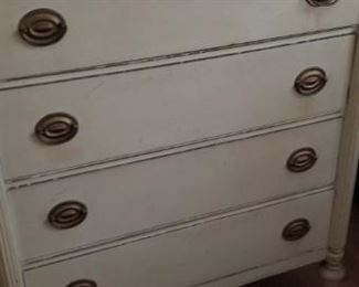 Matching chest . great vintage piece