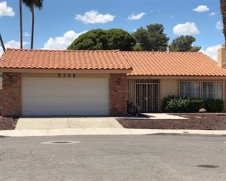 Spacious single story 3 br/2 bath home on a cul-de-sac, covered patio, big family room with wet bar, separate dining room, large sunken living room…$259,900! Great Southeast location! 