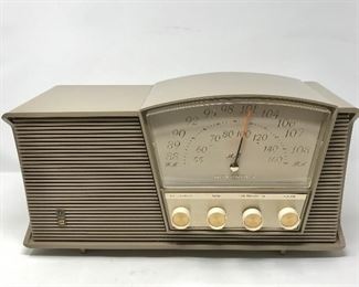 Vintage Motorola Radio Model B6N https://ctbids.com/#!/description/share/165143
