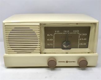 Vintage GE Model 415F Radio https://ctbids.com/#!/description/share/165158