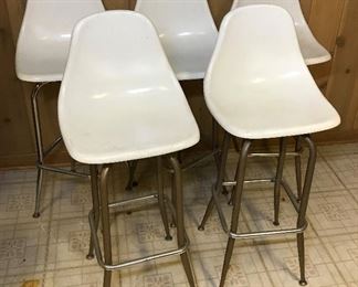 MCM White Bar Chairs (5) https://ctbids.com/#!/description/share/165074