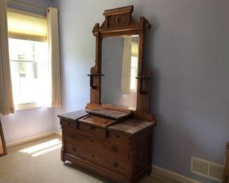 1879 Dresser