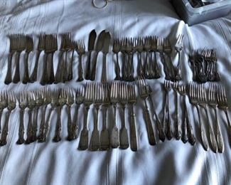 Mix of Vintage Silverplate Flatware