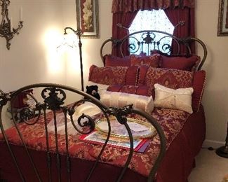 iron queen bed