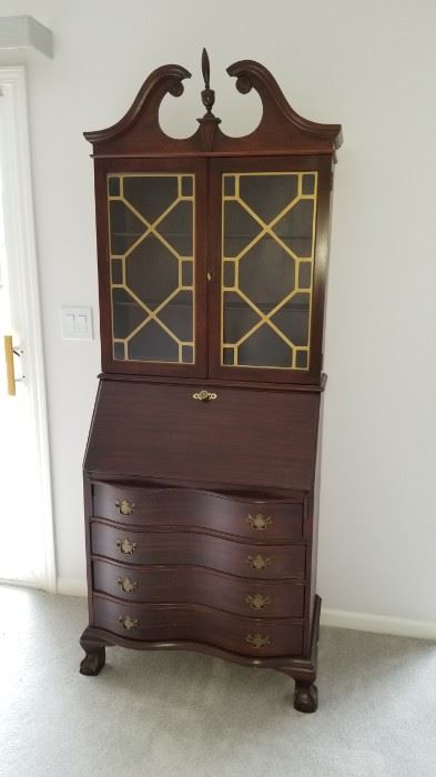 $250 - Secretary/Hutch