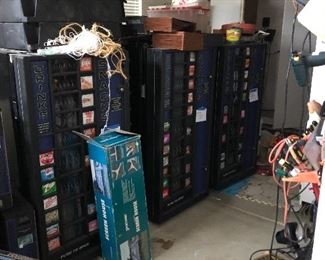 3 Vending machines - plus change boxes - great way for passive income- also a net room tent