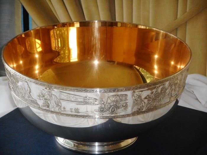  Franklin Mint Bi Centennial Solid Sterling lined with 24 Karat Gold. 150 Ounces ounces. COA. BOX.Only 750 were made this is #87