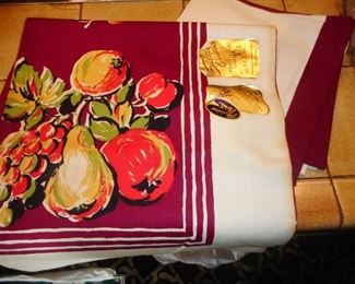 Vintage Printed Table Linen Parsian Paris Tag with Napkins