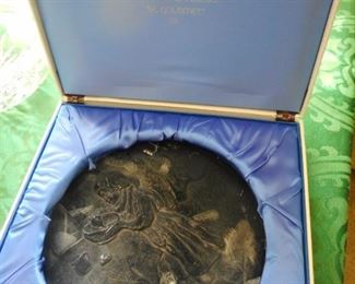 Hamilton Mint 1972 First Annual Christmas Plate Le Gourmet Tribute to Picasso, Fine Silver  999