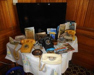 Vintage Phones, Phillip Flat Screen TV. Learn Italian Books