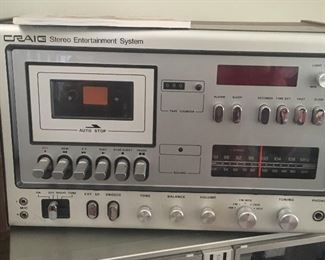 Craig stereo with two speakers.