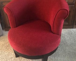 House 2: gorgeous swivel chair