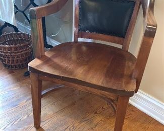 Arm chair with leather insert