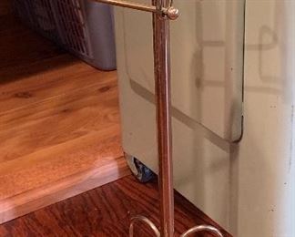 Toilet paper holder