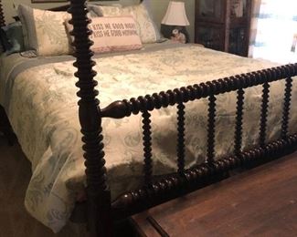 Lillian Russell bedroom set