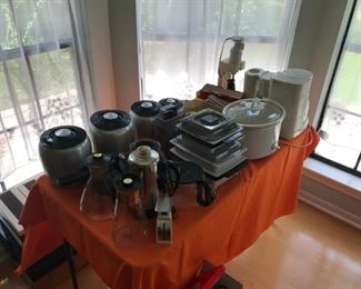kitchen items, small appliances
