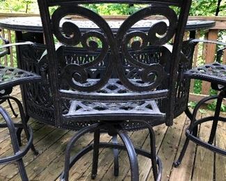 Outdoor Iron bar with 4 chairs 