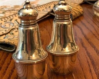 Sterling salt/pepper set. 