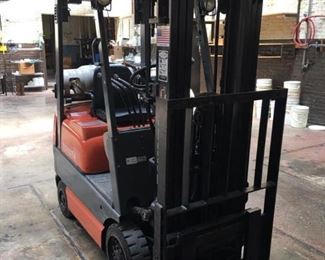 ForkLift and it PURRS LIKE A KITTEN! CHECK OUT the VIDEO! Please bring the proper vehicle to transport. LESS than 8 thousand hours, 1993, ALL PAPERWORK AVAILABLE. WILL HELP LOAD for FREE. Just back up to the dock. Well cared for. INCREDIBLE CONDITION. WATCH the VIDEO and SEE FOR YOURSELF!