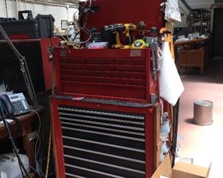 Snap on & Craftsman toolboxes fully loaded!! And don't miss the GREAT ROOM of the warehouse. The NORTH room!