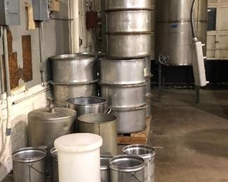 Open top stainless steel drums and buckets