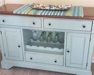 cindy crawford bar server