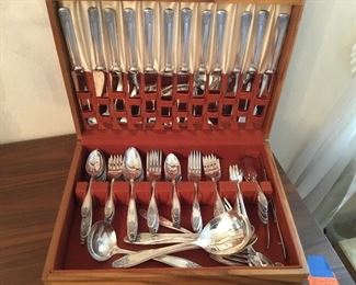 Lady Doris Large and great condition silverplated flatware for 12