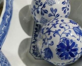 tbs blue n white porcelain bowl n balls