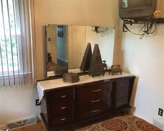 Dresser/mirror and jewelry storage