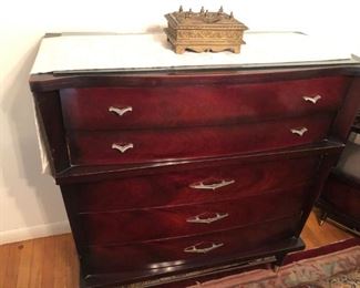 Bow front dresser 2/3