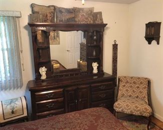 Large dresser/mirror Italian Tapestry pillows