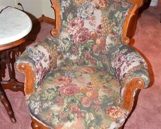 FLORAL UPHOLSTERED VICTORIAN PARLOR CHAIR