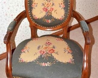 FLORAL UPHOLSTERED VICTORIAN PARLOR CHAIR