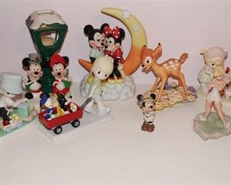 68. Lot of 8 Figurines featuring Disney Characters