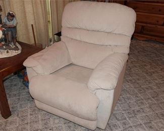 83. Easy Chair Recliner