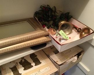 Frames & decor